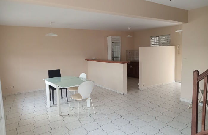 Appartement T3 Duplex (65m2) - Rue Jeanne D'Arc 97160 MOULE