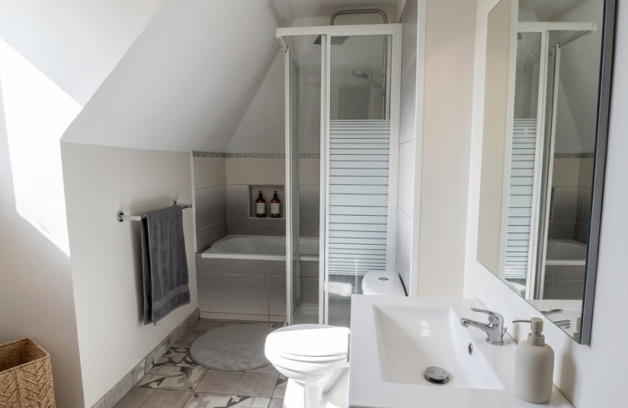 Immeuble de rapport au Gosier P&eacute;rinet   3 duplex lou&eacute;s   Terrain 2020 m2   Rentabilit&eacute; attractive