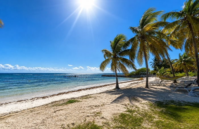 Studio vue mer en premi&egrave;re ligne &agrave; Sainte-Anne   Dernier &eacute;tage   R&eacute;sidence s&eacute;curis&eacute;e avec acc&egrave;s plage