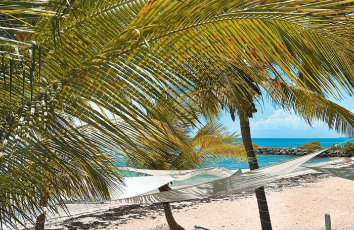 Studio vue mer en premi&egrave;re ligne &agrave; Sainte-Anne   Dernier &eacute;tage   R&eacute;sidence s&eacute;curis&eacute;e avec acc&egrave;s plage
