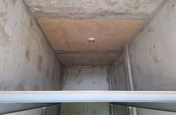 GARAGE AVEC MEZZANINE