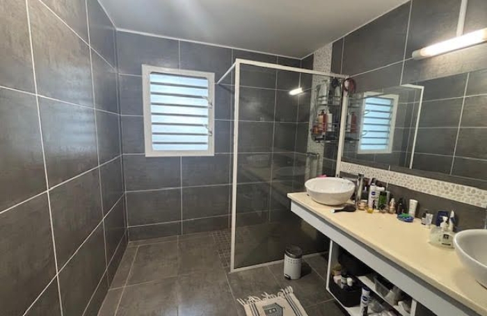 Location Maison 176m&sup2; 5 pièces Sainte Anne