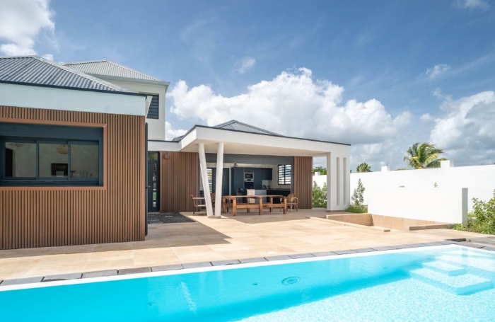 VILLA D'ARCHITECTE   PORT-LOUIS | 94 m2 | PISCINE | MEUBL&Eacute;E