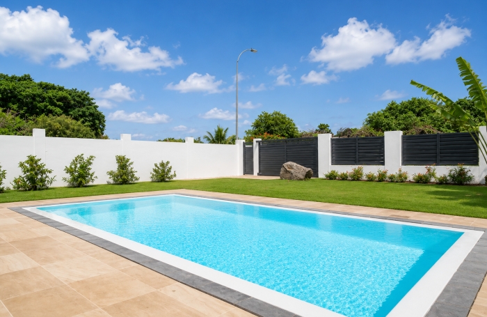 VILLA D'ARCHITECTE   PORT-LOUIS | 94 m2 | PISCINE | MEUBL&Eacute;E