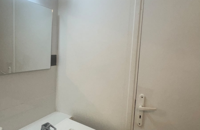 STUDIO MEUBLE EMPLACEMENT PRIVILEGIE