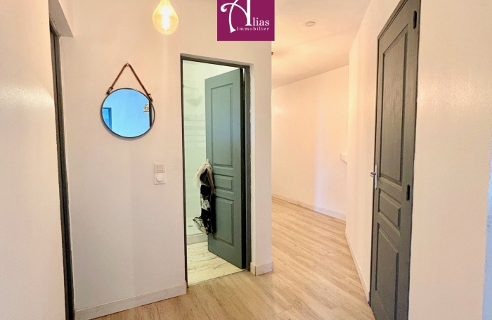 Bas de Villa  F3 meubl&eacute; de 110 m2   eau/edf inclus - Calvaire BAIE-MAHAULT