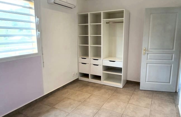 Maison F4 plain pied &agrave; BESSON