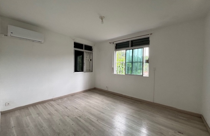 Maison individuelle spacieuse - Longfort Immobilier