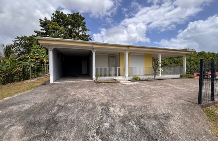 Maison individuelle spacieuse - Longfort Immobilier