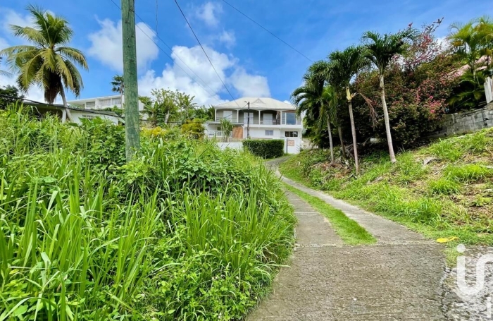 Vente Terrain 703m&sup2; Gosier