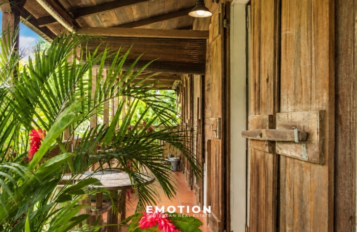 Ensemble touristique compos&eacute; de g&icirc;tes et d&rsquo;une habitation du XVIII &egrave;me si&egrave;cle
