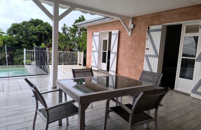 LOCATION Villa F5 avec PISCINE &agrave; Petit-Bourg VUE MER