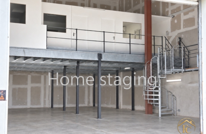 Location Divers 274m&sup2; 1 pièce Baie Mahault