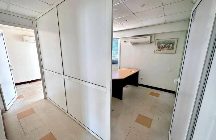 Location Bureaux 88m&sup2; Saint Fran&ccedil;ois