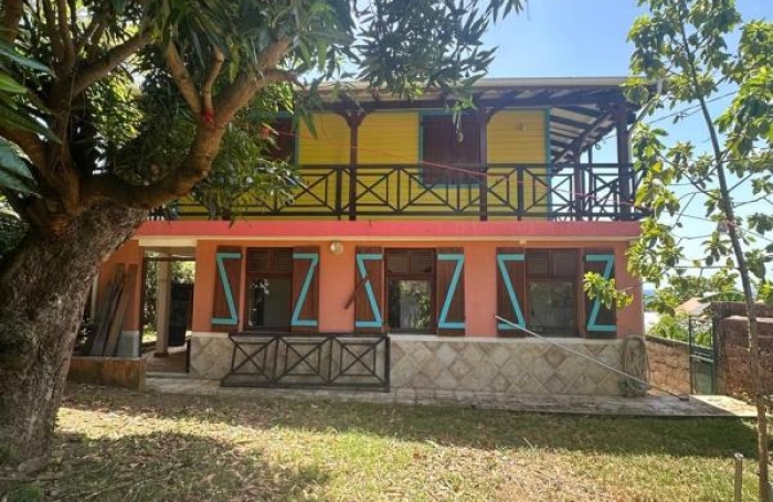 Vente Maison 200m&sup2; 5 pièces Basse-Terre