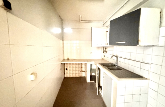 Immeuble de rapport sur 3 niveaux, &agrave; deux pas du Palais de justice de Pointe-&agrave;-Pitre