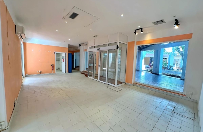 Location Local commercial 97118