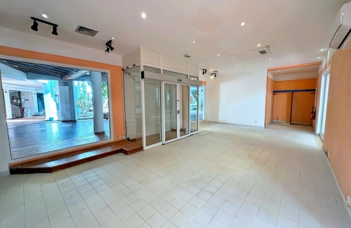 Location Local commercial 61m&sup2; Saint Fran&ccedil;ois