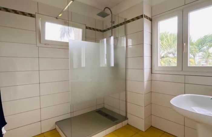 Location Maison 176.57m&sup2; 6 pièces Baie Mahault