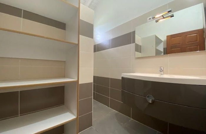 Location Maison 99m&sup2; 4 pièces Saint Fran&ccedil;ois