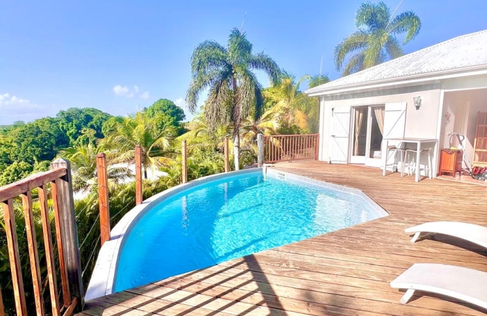 Jolie villa avec piscine - Vue montagne &agrave; Petit-Bourg
