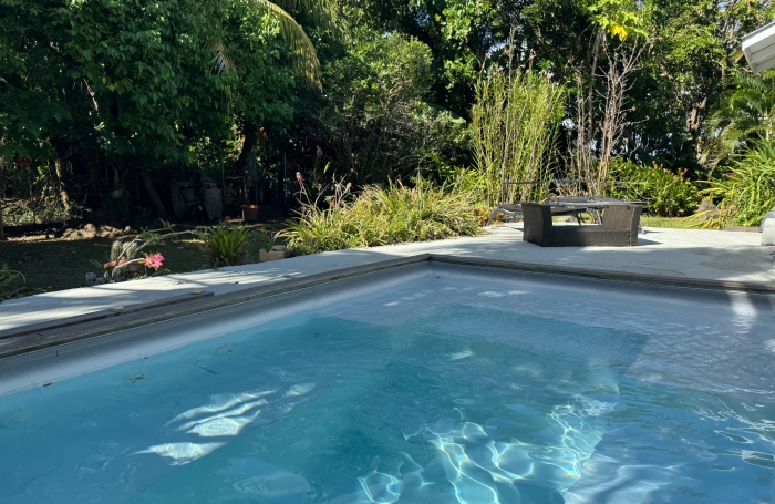 TROIS-RIVI&Egrave;RES   Maison 2 chambres avec piscine, vue sur les Saintes et Marie Galante