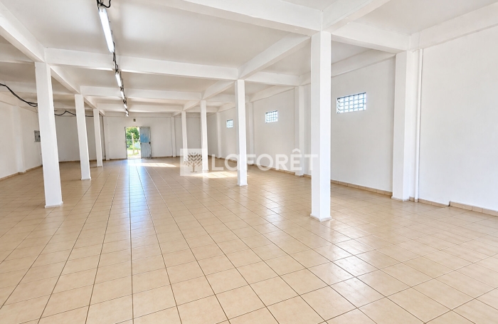 Location Local commercial 400m&sup2; Anse-Bertrand