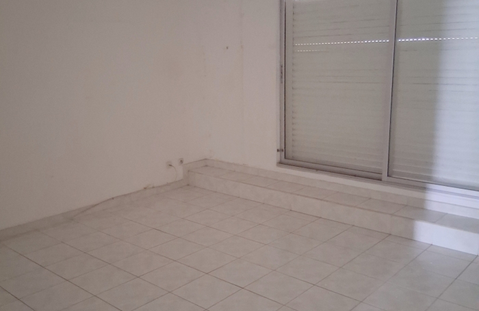 POINTE A PITRE- Appartement 75m2 T3 &agrave; r&eacute;nover
