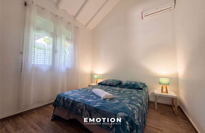 Ensemble immobilier   4 g&icirc;tes meubl&eacute;s   Piscine - Sainte-Anne