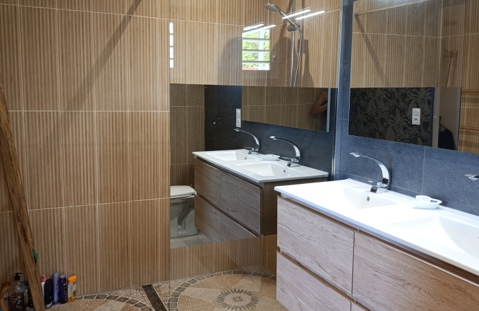 Villa contemporaine de plain-pied, vue imprenable sur les &Icirc;lets Pigeon