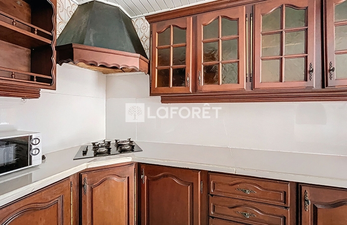 Location Local commercial 120m&sup2; 6 pi&egrave;ces Gosier