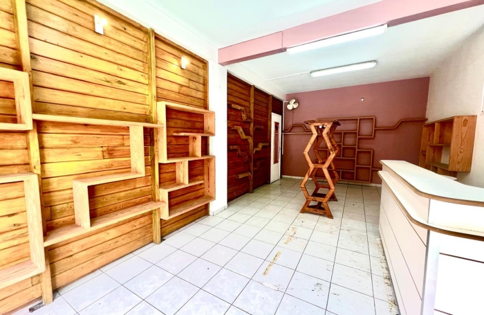 Location Local commercial 97190