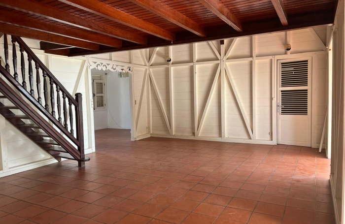 SAINT-CLAUDE-Villa T4 avec jardin, terrasse vue mer et studio ind&eacute;pendant + double garage