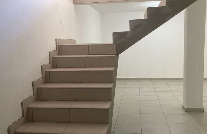 Location Local commercial 120m&sup2; Gosier