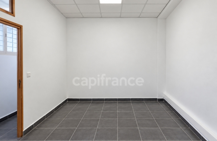 Location Bureaux 90m&sup2; 7 pièces Basse-Terre