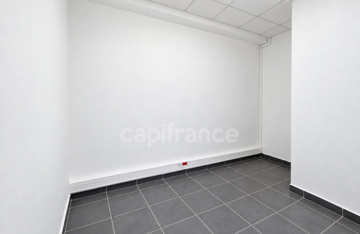 Location Bureaux 90m&sup2; 7 pièces Basse-Terre