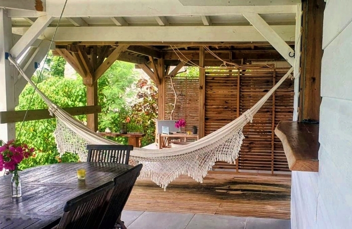 MARIE-GALANTE   Ensemble immobilier vue mer 180o : villa + 3 bungalows + terrain constructible