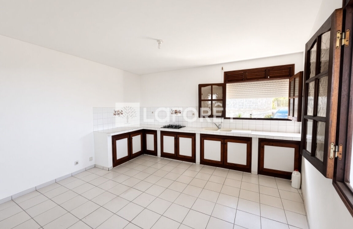 Vente Maison 180m&sup2; 8 pi&egrave;ces Bouillante