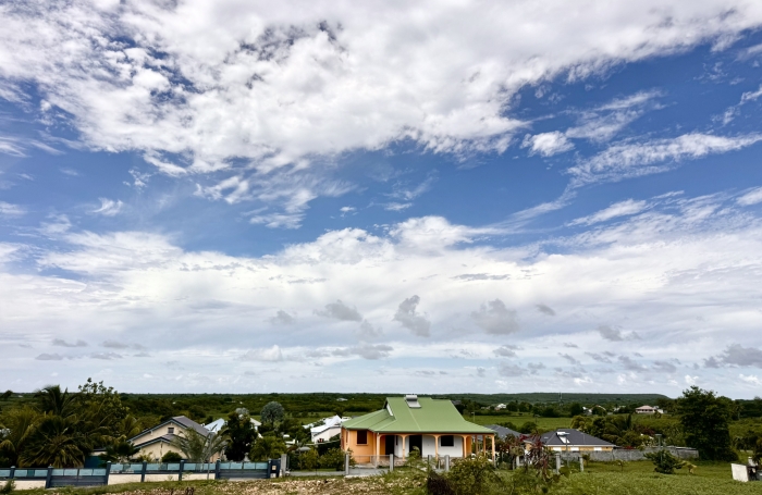 Terrain de 800m2 plat, &agrave; acheter &agrave; Anse Bertrand avec Longfort Immobilier