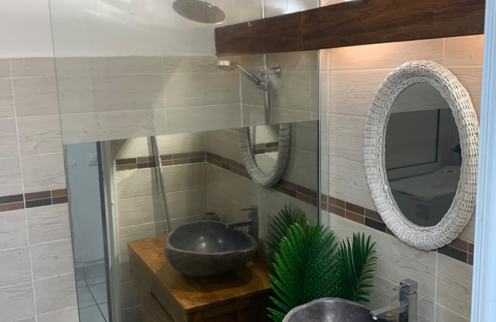 Studio meubl&eacute; R&eacute;sidence s&eacute;curis&eacute;e avec piscine Bas du Fort
