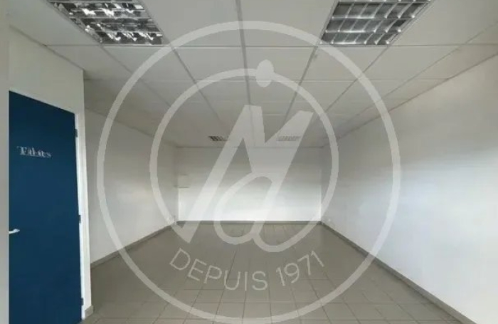 Location Bureaux 112m&sup2; Baie Mahault