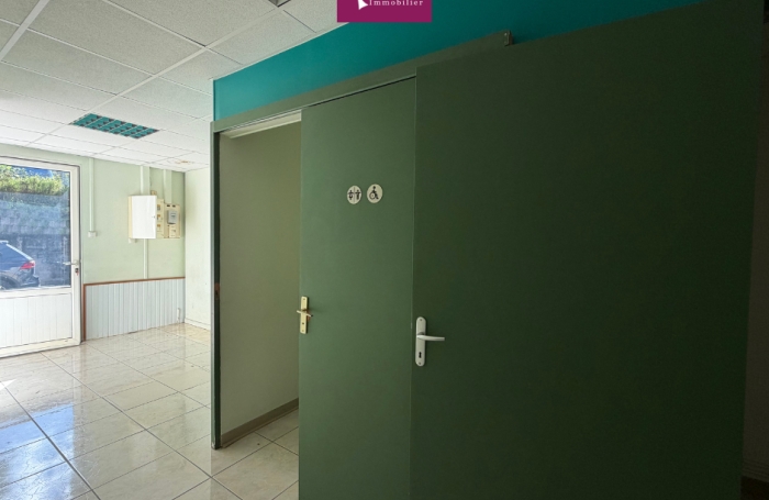 Location Local commercial 97128