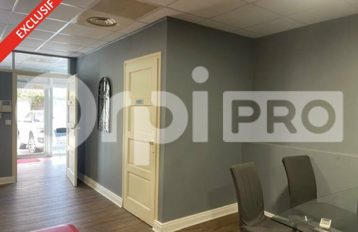 A VENDRE EN EXCLUSIVITE AVEC ORPI BOUTAREL, un local commercial en RDC r&eacute;nov&eacute; r&eacute;cemment