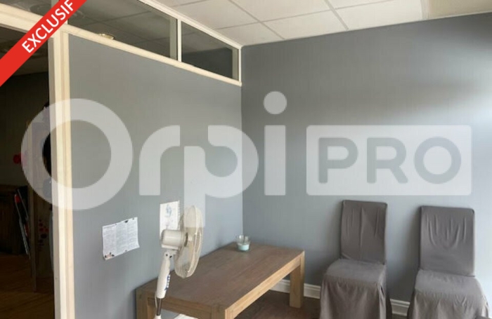 A VENDRE EN EXCLUSIVITE AVEC ORPI BOUTAREL, un local commercial en RDC r&eacute;nov&eacute; r&eacute;cemment