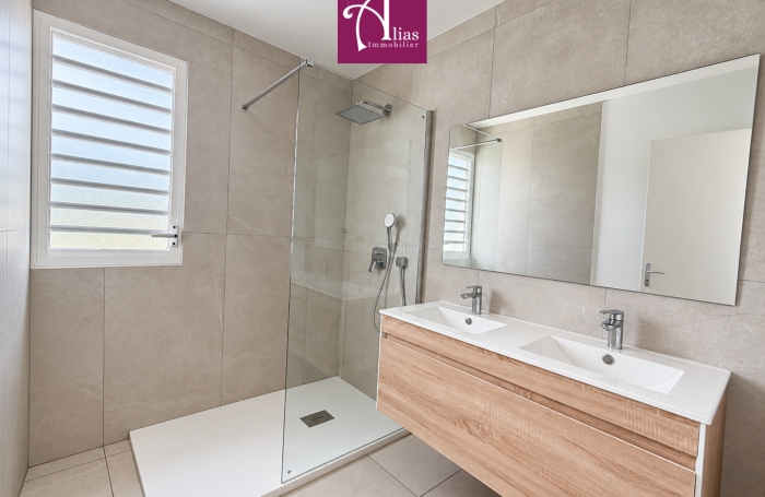 &Agrave; LOUER   VILLA F5 R&Eacute;CENTE DE 121 M2   BIGLETTE, BAIE-MAHAULT