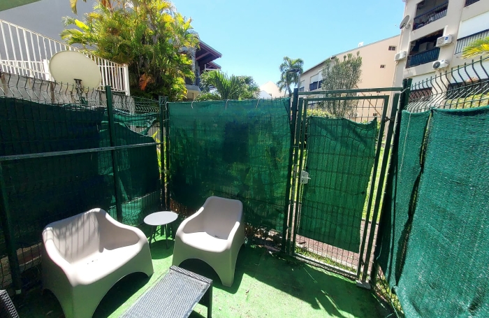 Studio meubl&eacute; avec terrasse ferm&eacute;e