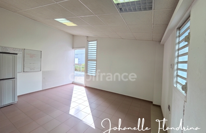 Location Bureaux 21m&sup2; 1 pièce Baie Mahault