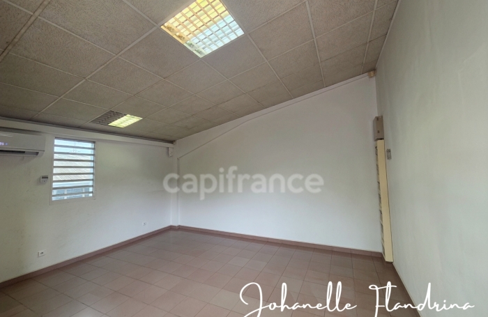 Location Bureaux 21m&sup2; 1 pièce Baie Mahault