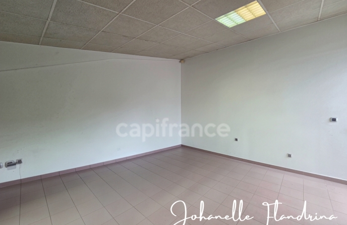 Location Bureaux 21m&sup2; 1 pièce Baie Mahault