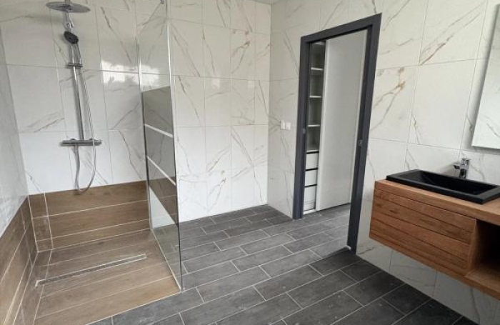 Location Maison 170.5m&sup2; 5 pièces Les Abymes